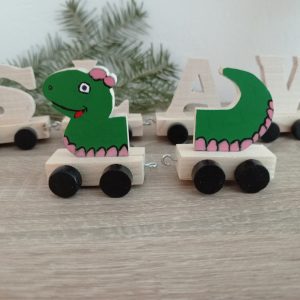 Drevená písmenková húsenička